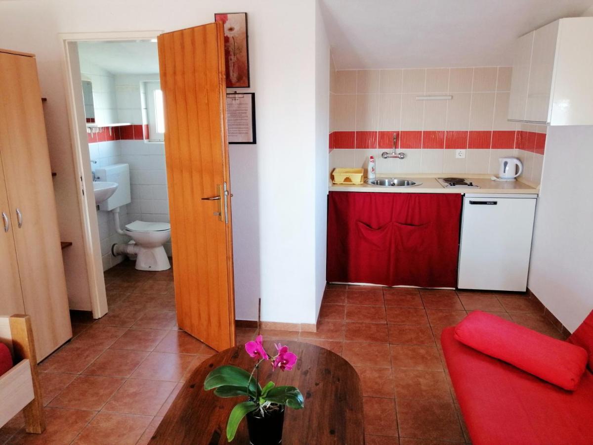 Apartments Brkovic Sukošan Esterno foto