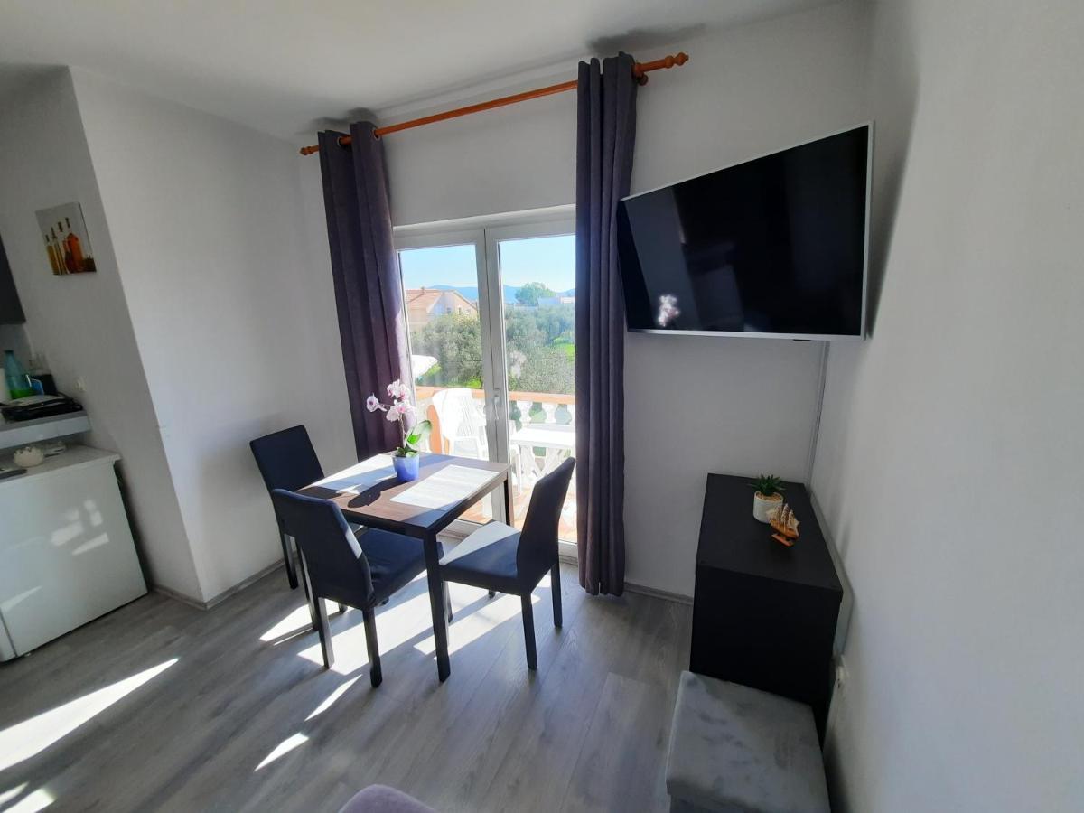 Apartments Brkovic Sukošan Esterno foto