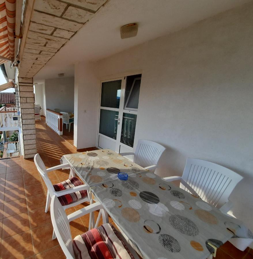 Apartments Brkovic Sukošan Esterno foto