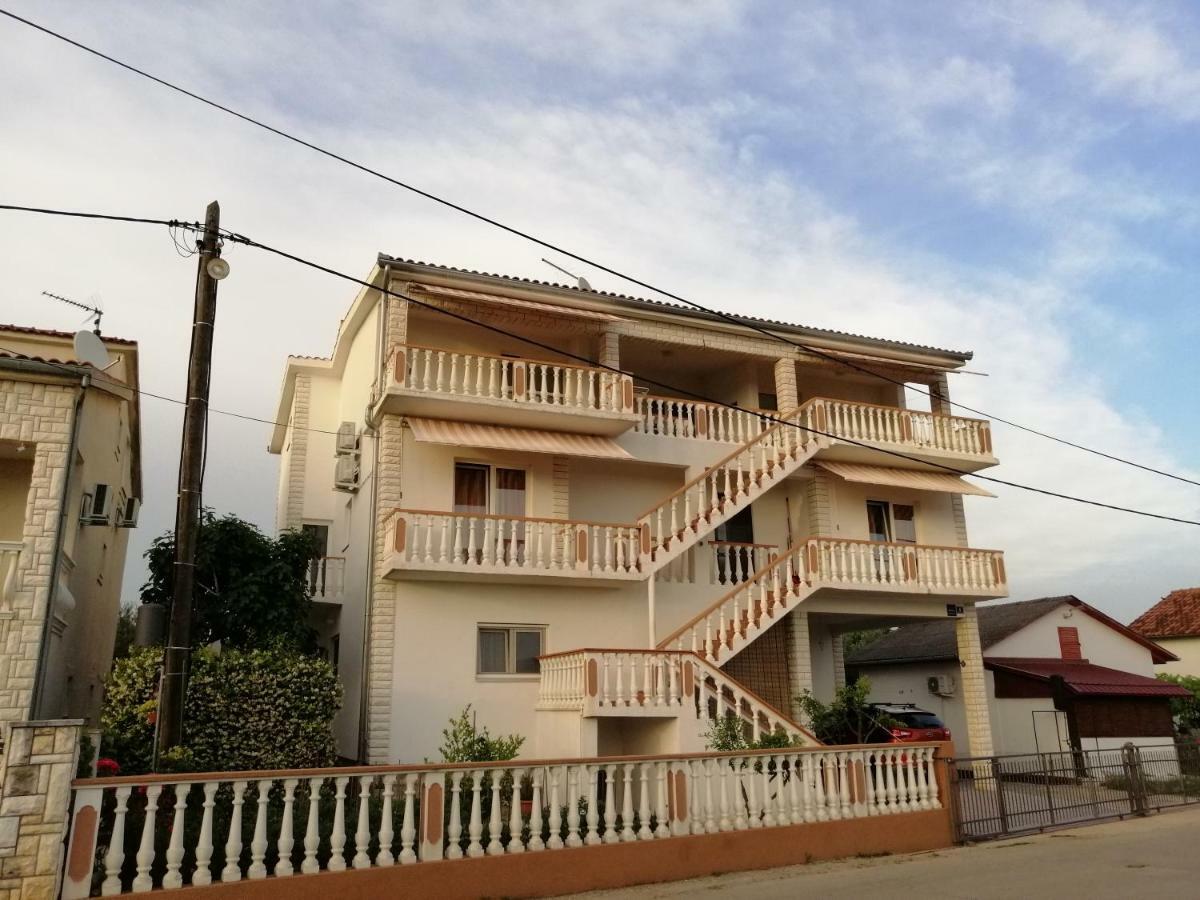 Apartments Brkovic Sukošan Esterno foto